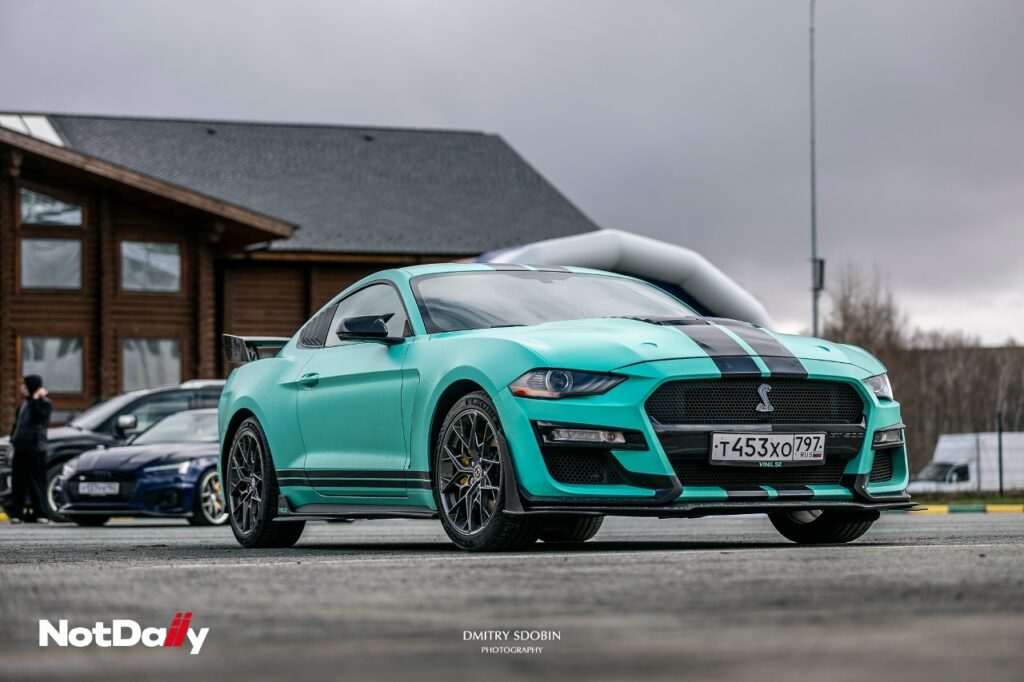 2) Ford Mustang — Горькова Юлиана