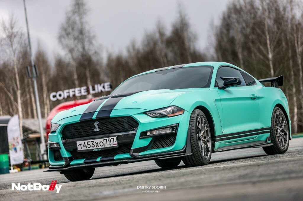 2) Ford Mustang — Горькова Юлиана