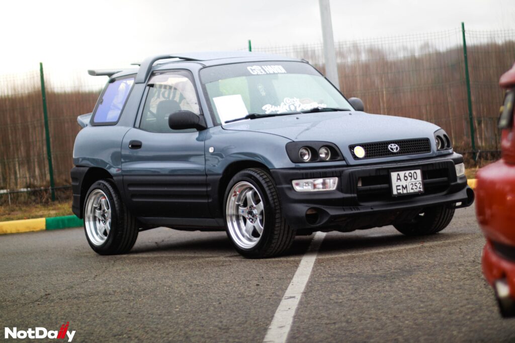 3) Toyota RAV4 — Кляузов Евгений