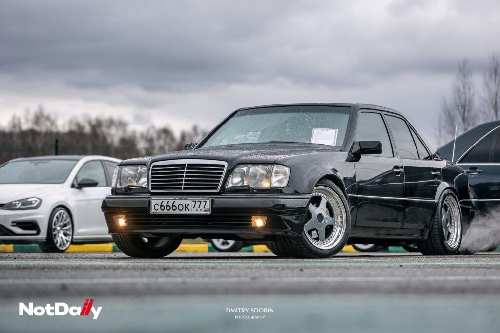2) Mercedes-Benz E500 (W124) — Рябков Илья